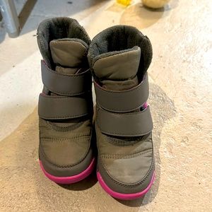 Sorel snow boots size 10